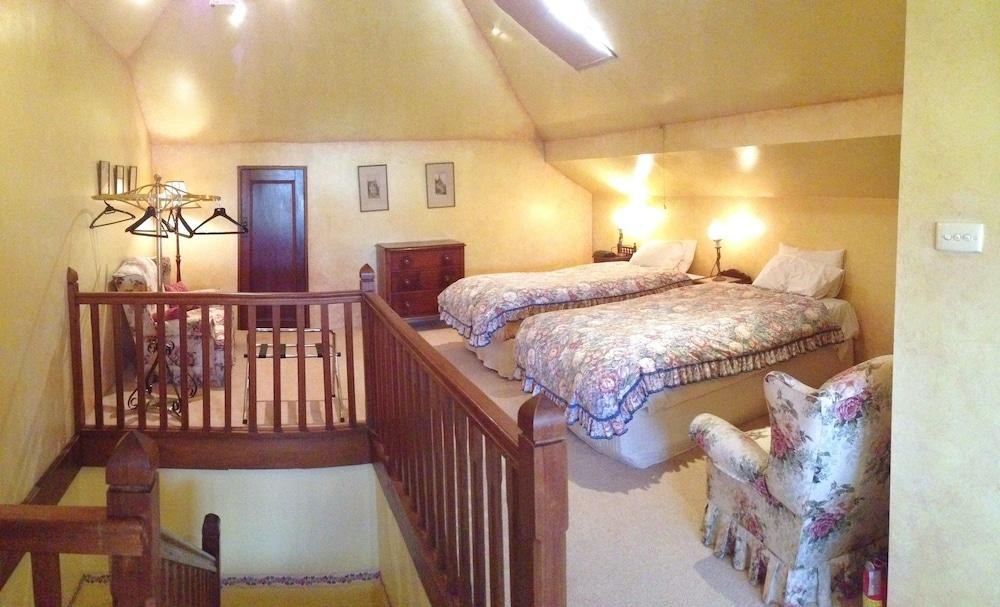 Buxton Manor photo 3