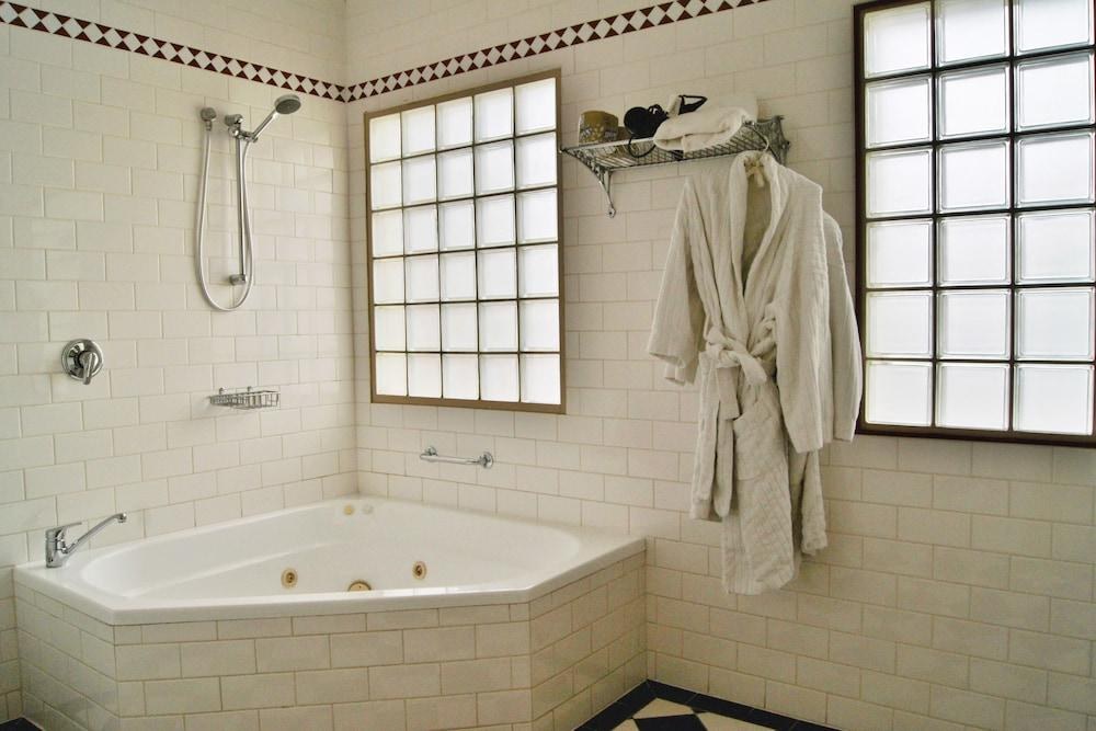 Fire Station Inn photo 4
