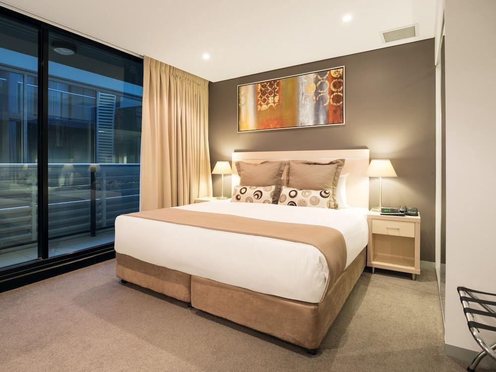 Oaks Adelaide Horizons Suites photo 4