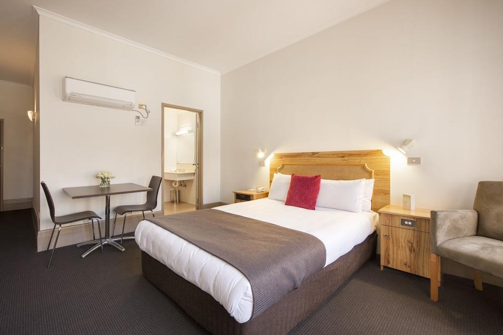 Adelaide Paringa Hotel photo 2
