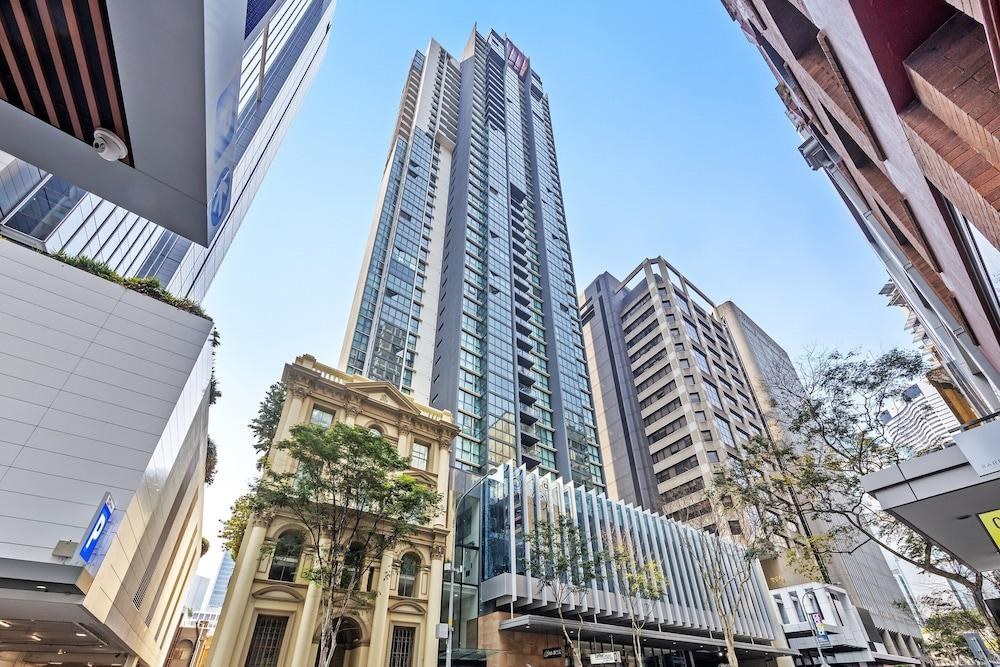 Oaks Brisbane Charlotte Suites