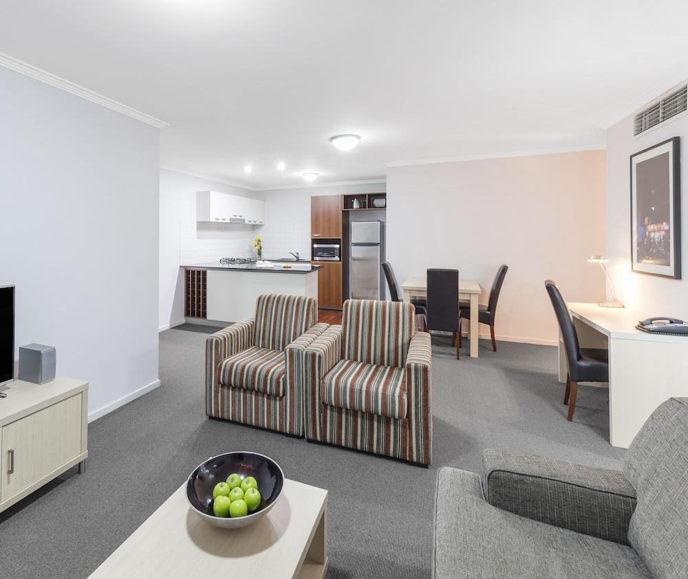 Oaks Brisbane Lexicon Suites photo 3