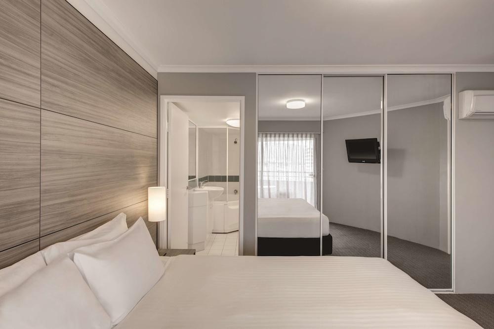 Adina Serviced Apartments Canberra James Court photo 3