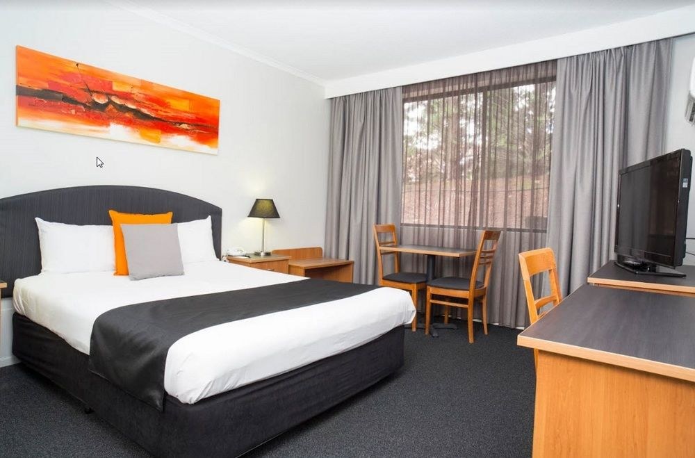 Alpha Hotel Canberra photo 1