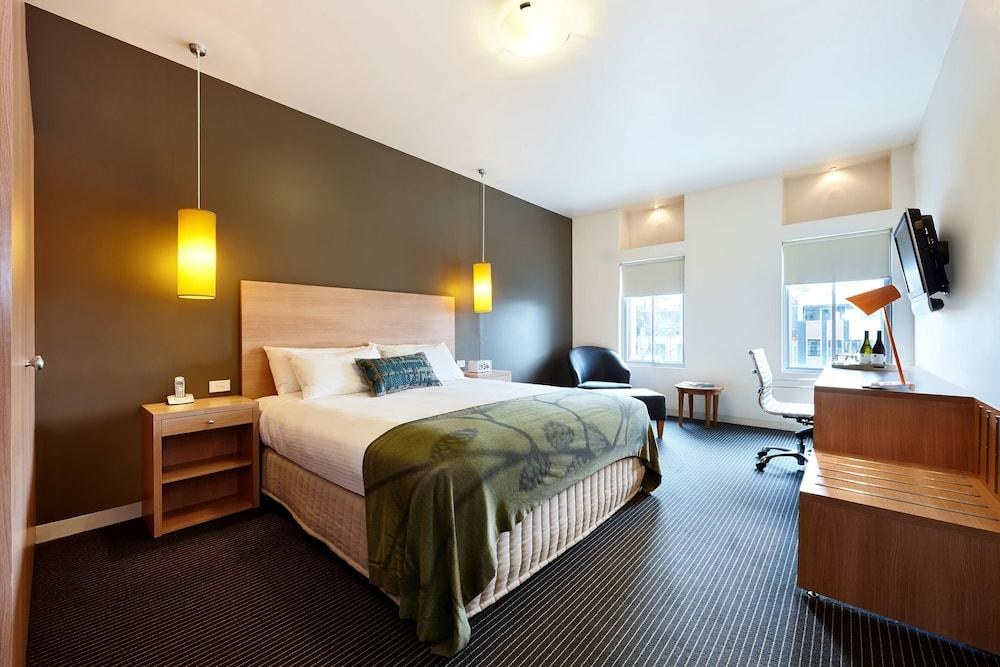 Saint Kilda Beach Hotel photo 4