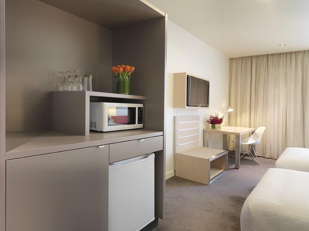 Travelodge Hotel Melbourne Docklands photo 4