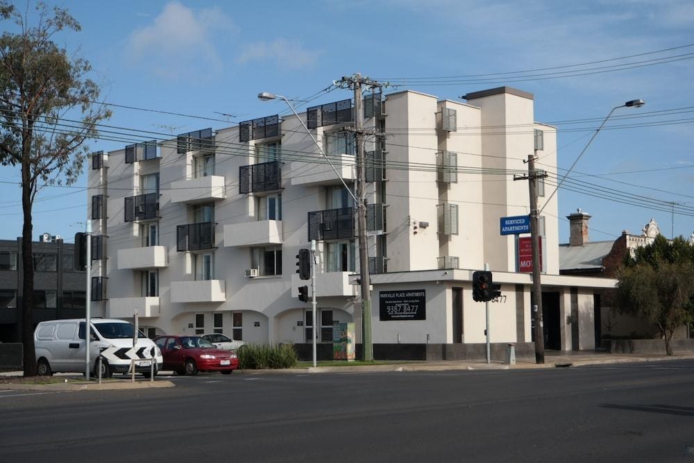 Parkville Place Apartments photo 3