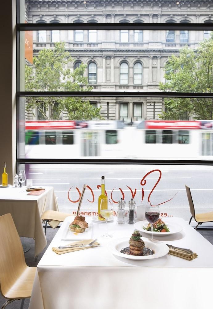 Hotel Indigo Melbourne on Flinders photo 2