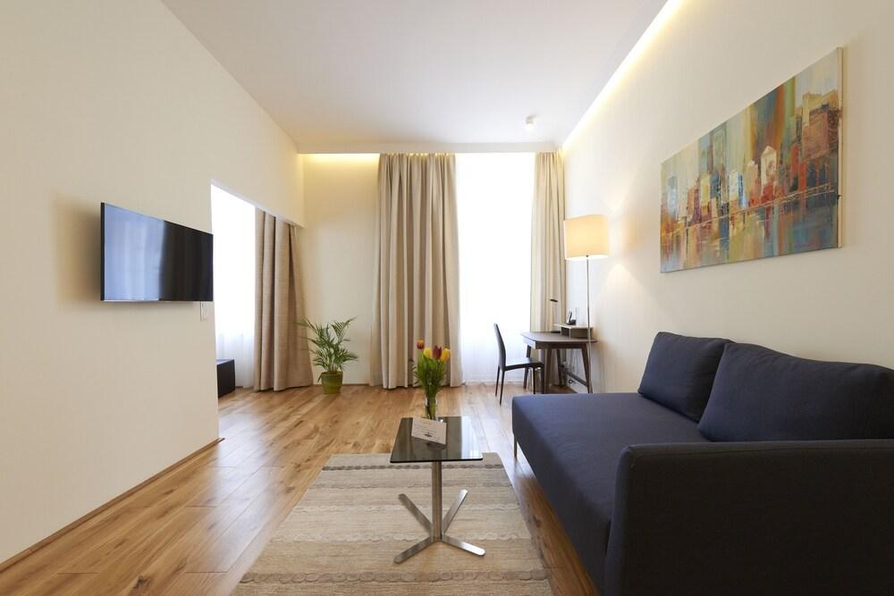HiLight Suites Hotel photo 3