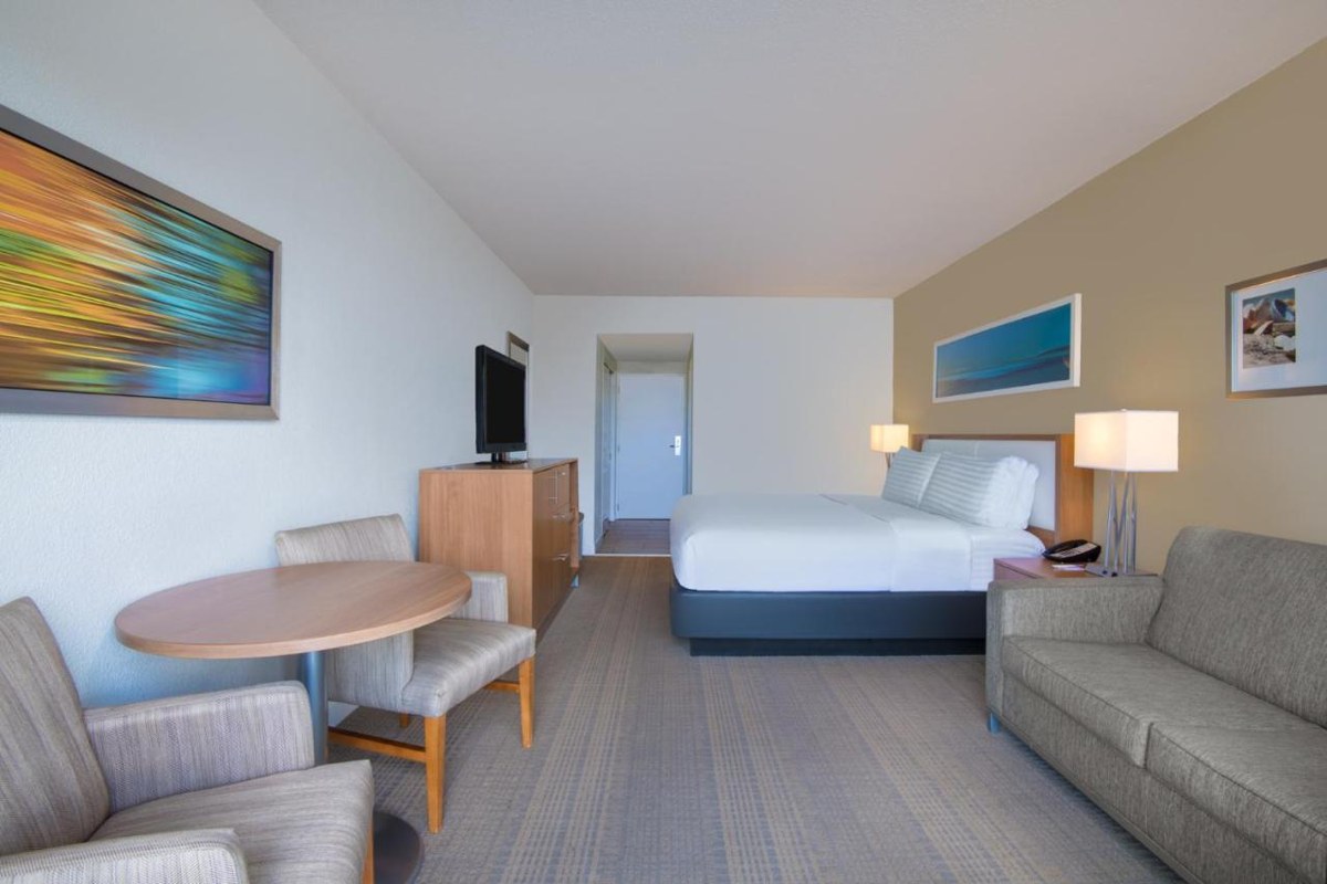 HOLIDAY INN ARUBA photo 1