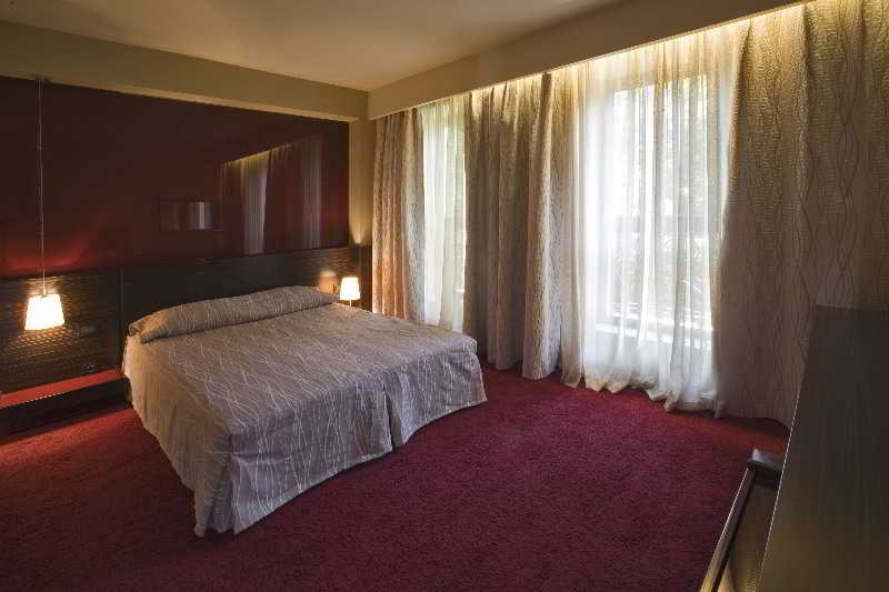 Famous House photo 4
