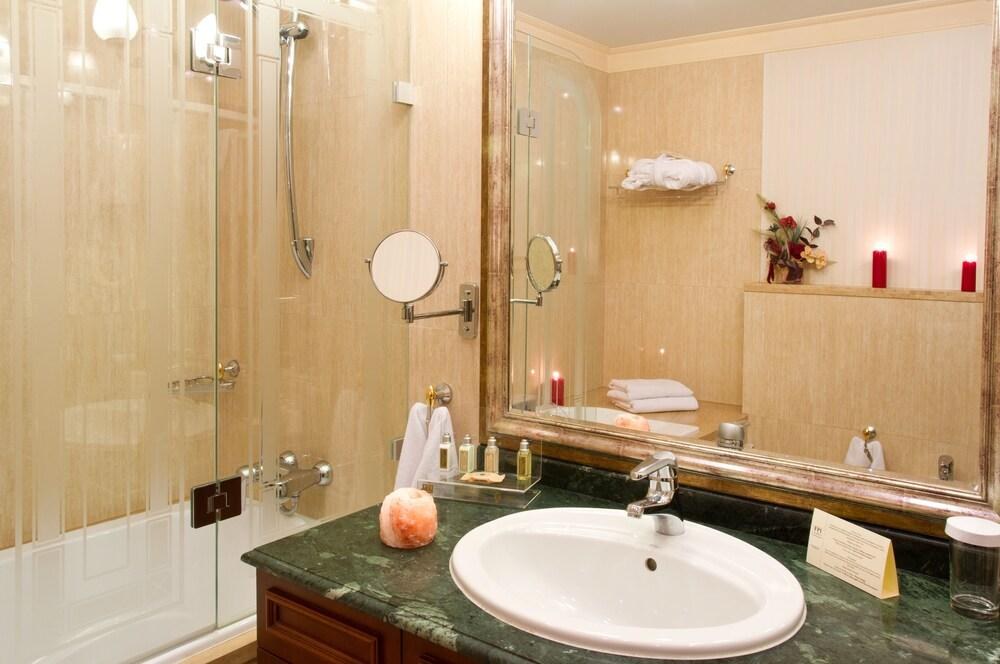 Crystal Palace Boutique Hotel photo 2