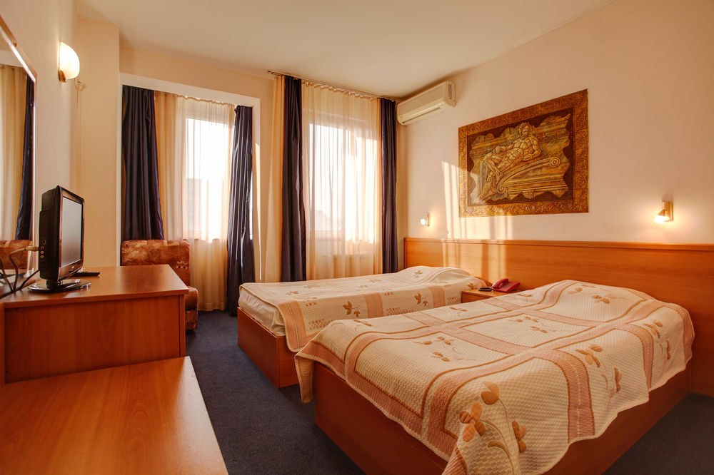 Central Plaza Hotel photo 1