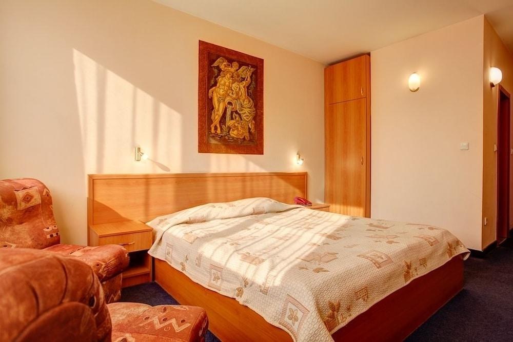 Central Plaza Hotel photo 2