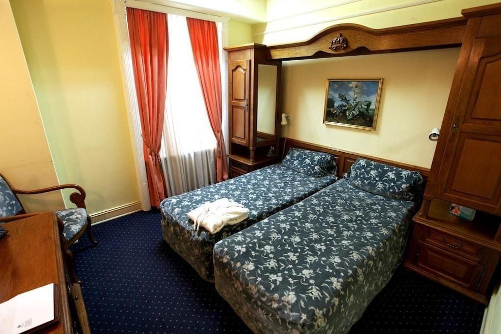 HOTEL MARIA LUISA photo 2