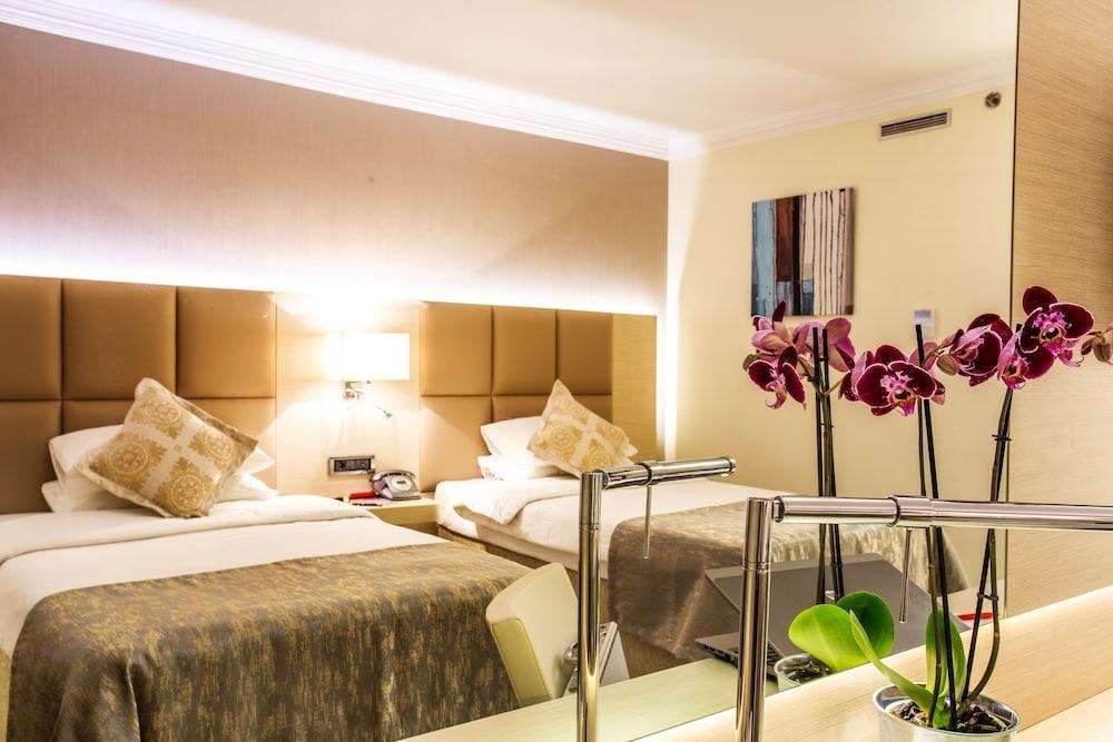 Ramada by Wyndham Sofia City Center photo 3