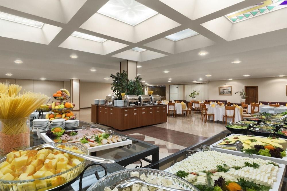 Ramada by Wyndham Sofia City Center photo 4