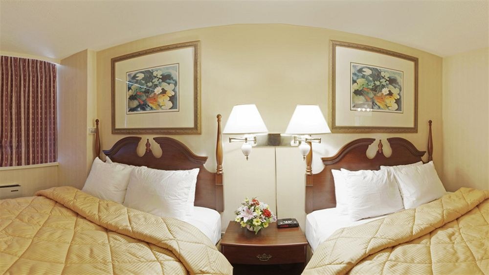 Econo Lodge Rideau River