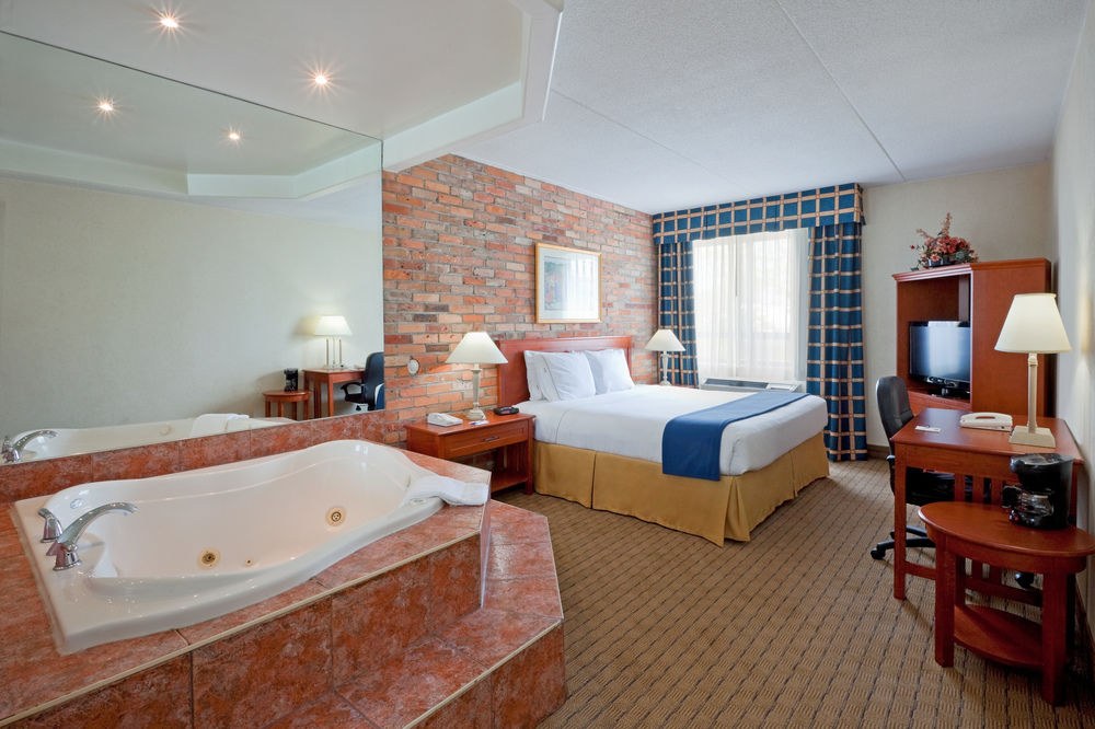 Holiday Inn Express Toronto East - Scarborough photo 1