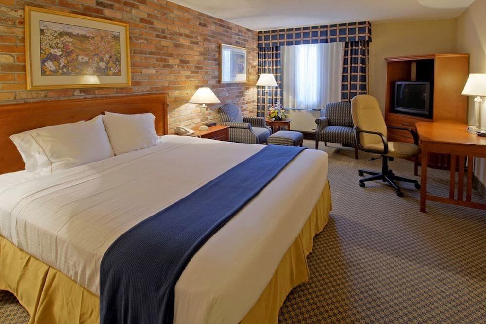 Holiday Inn Express Toronto East - Scarborough photo 2
