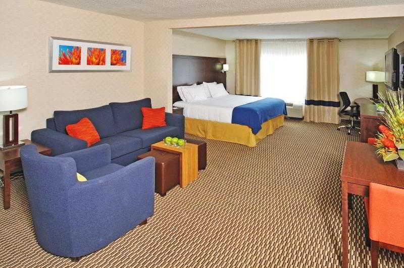 Holiday Inn Express & Suites Toronto Markham photo 3