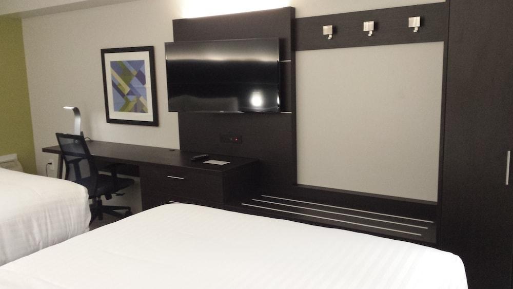 Holiday Inn Express Mississauga Toronto Southwest photo 3