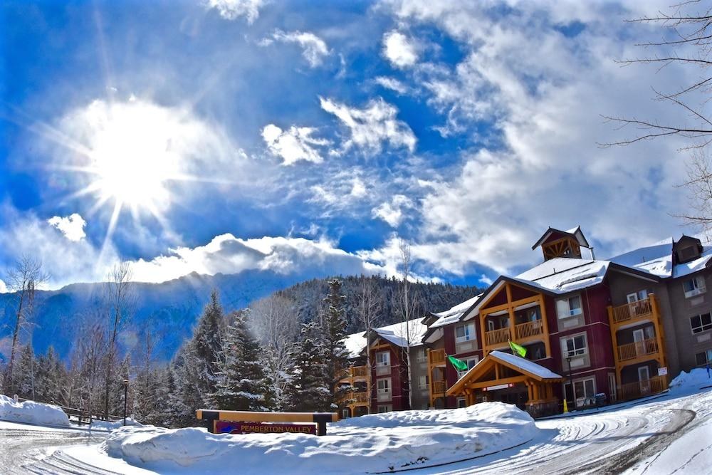 Pemberton Valley Lodge photo 2