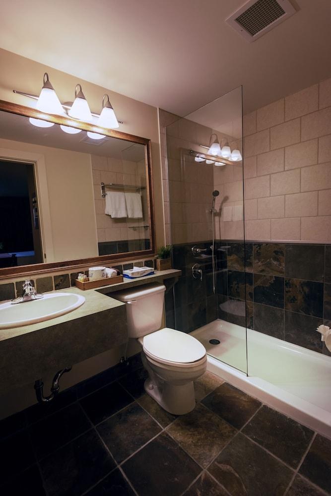 Pemberton Valley Lodge photo 3