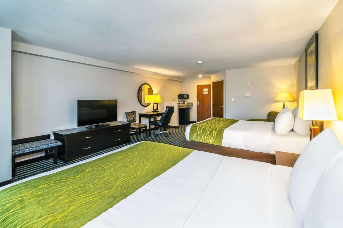 Comfort Inn & Suites