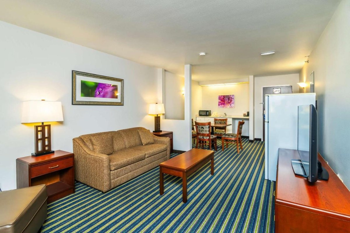 Comfort Inn & Suites photo 4