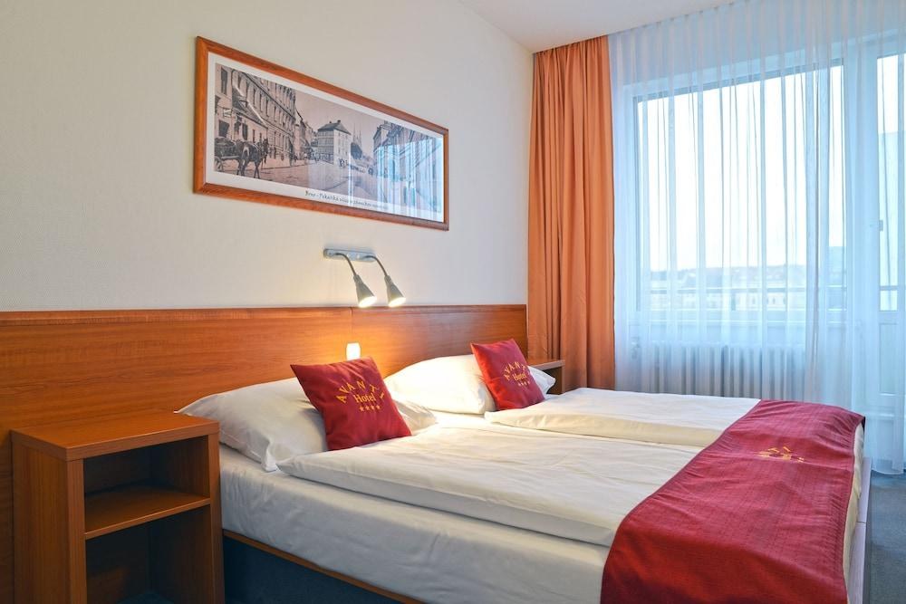 Avanti Hotel photo 2
