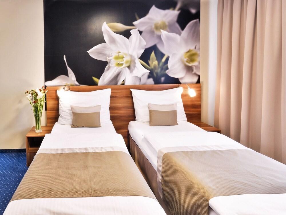 Vista Hotel photo 3
