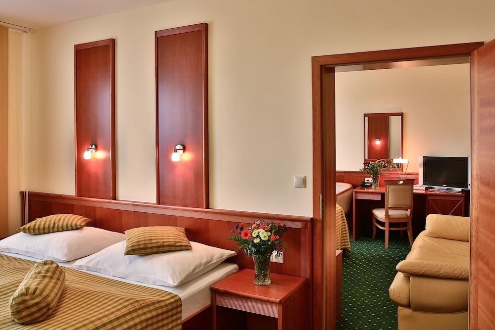 Primavera Hotel & Congress Centre photo 2