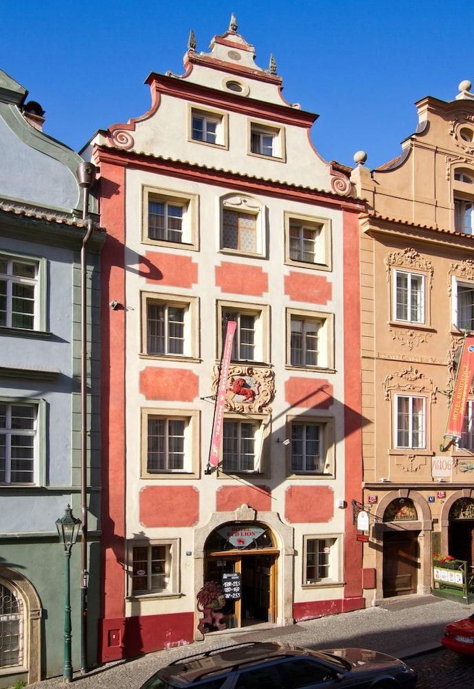 Red Lion photo 3