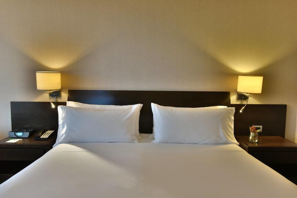 Holiday Inn Santiago Aeropuerto photo 3