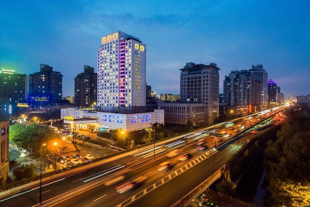Grand Metropark Hotel photo 2