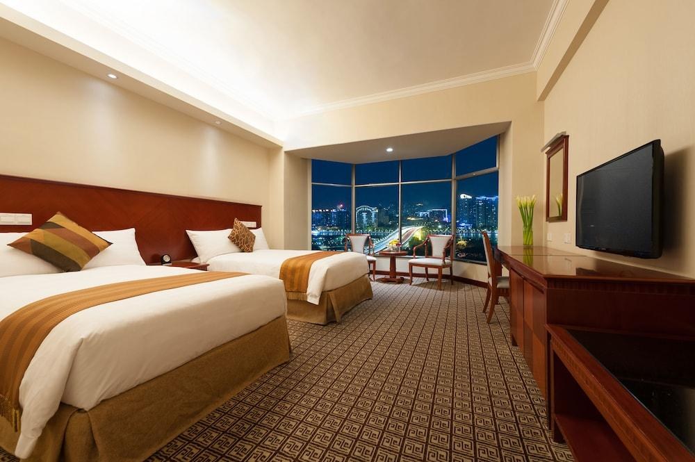Ramada by Wyndham Pearl Guangzhou photo 2