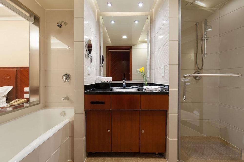 Ramada by Wyndham Pearl Guangzhou photo 4