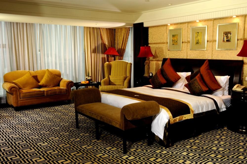 Royal Mediterranean Hotel photo 2