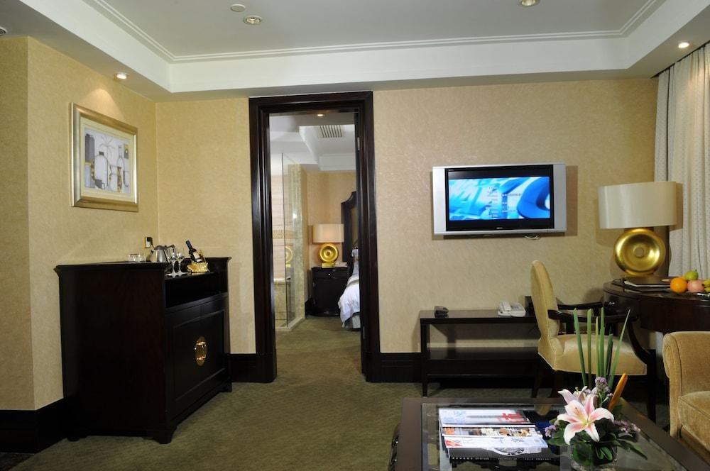 Royal Mediterranean Hotel photo 3