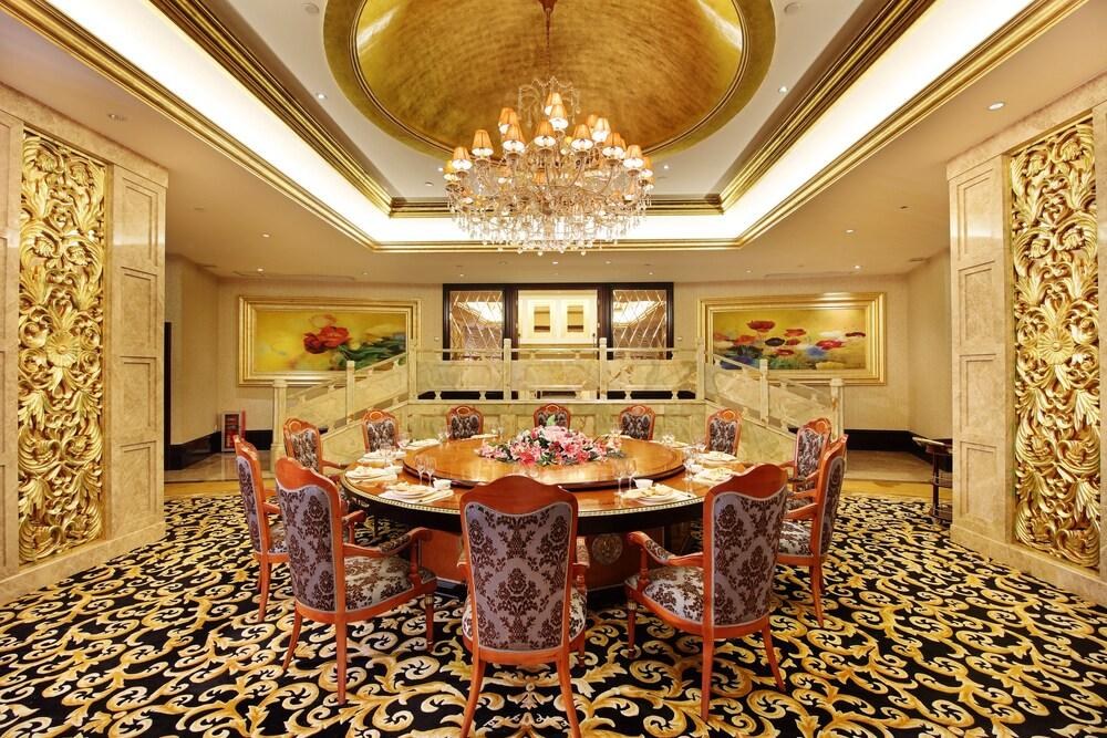 Royal Mediterranean Hotel photo 4