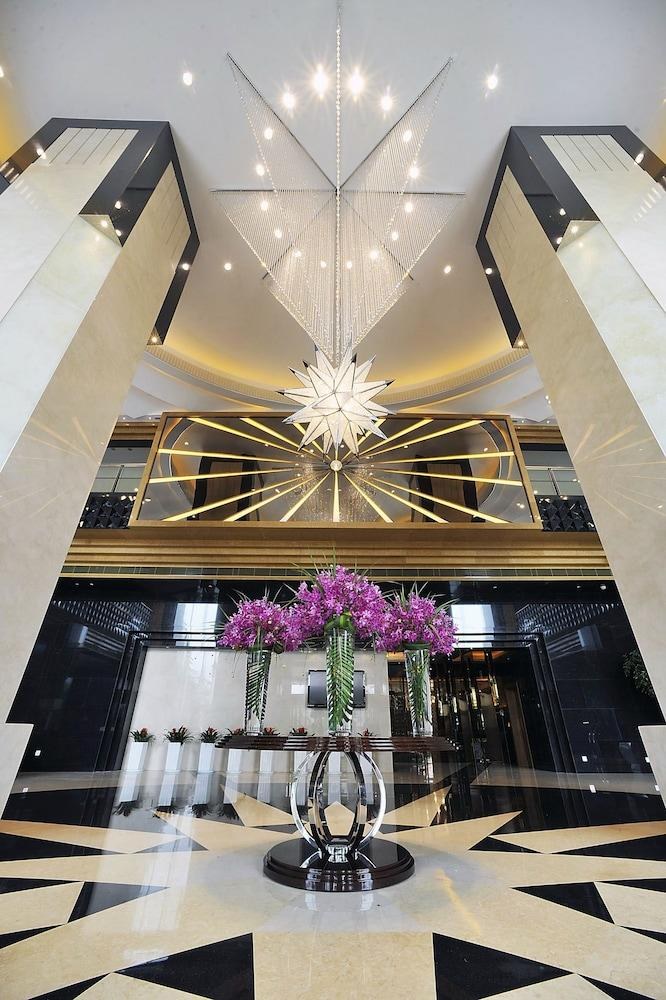Grand Soluxe Zhongyou Shanghai photo 3