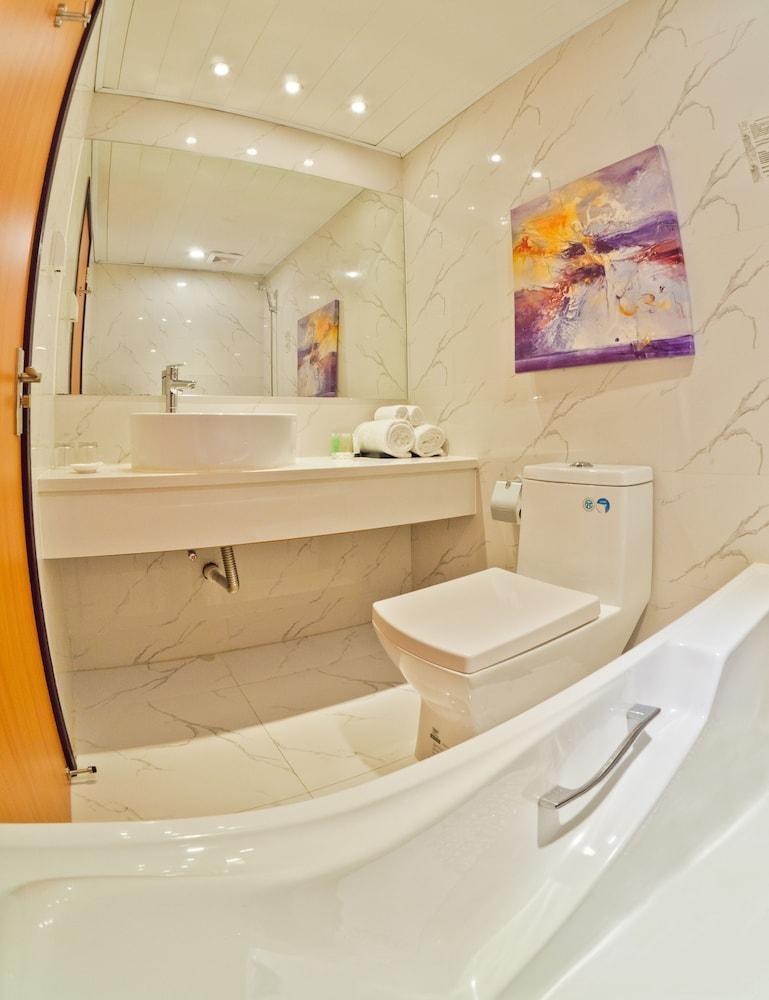 Magnificent International Hotel photo 4