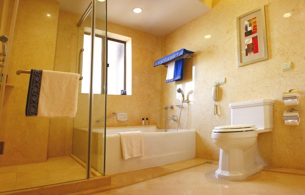 Broadway Mansions Hotel - Bund photo 4
