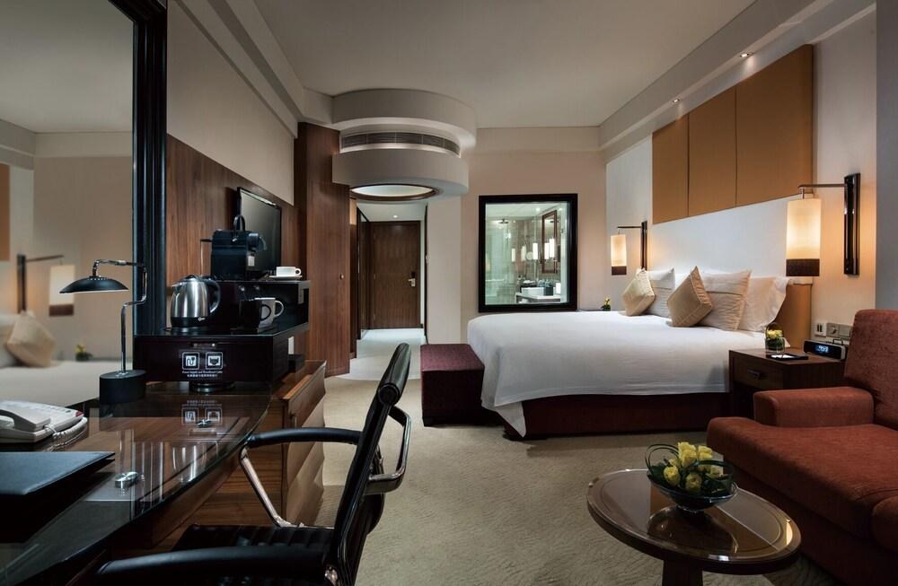 Grand Millennium Shanghai HongQiao photo 2