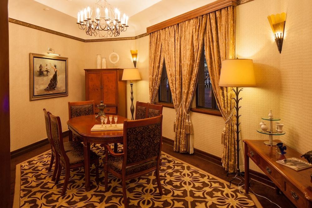 Fairmont Peace Hotel photo 2