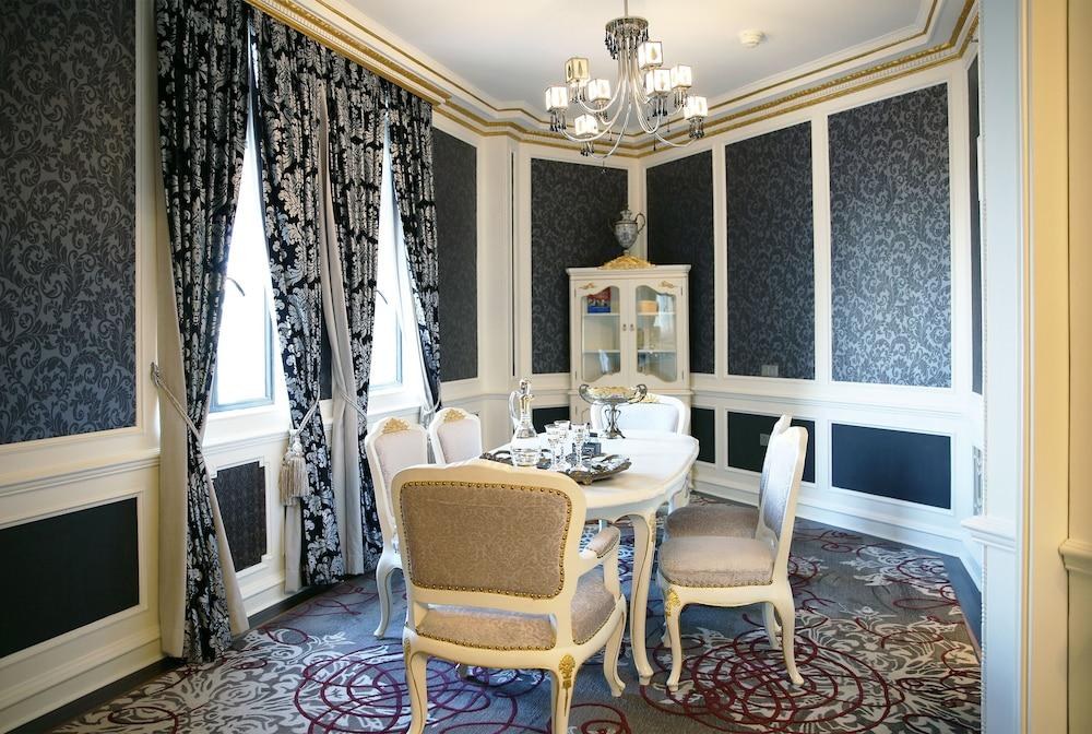 Fairmont Peace Hotel photo 3