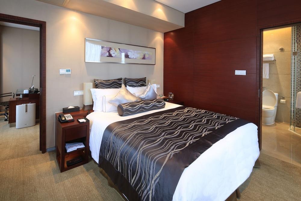 Ramada Plaza Shanghai Caohejing photo 2