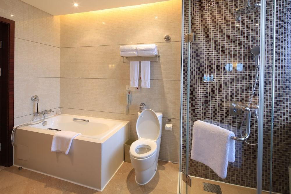 Ramada Plaza Shanghai Caohejing photo 3