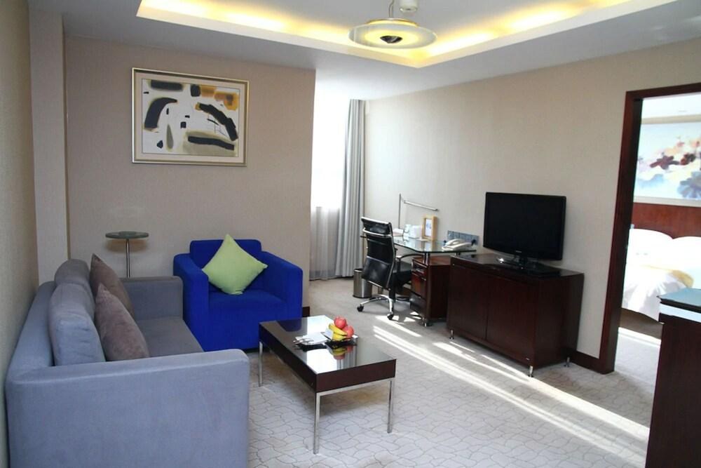 The Pavilion Century Tower Hotel photo 4